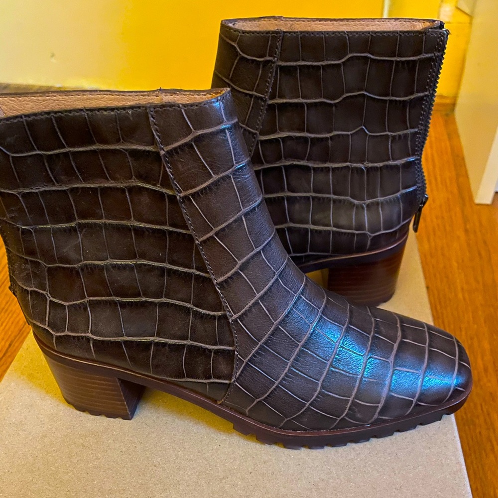 Madewell The Katie Lugsole Boot in Croc Embossed Leather, size 7.5, NIB